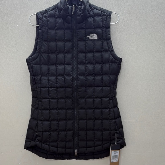The North Face Women's Black Quilted Vest - Picture 1 of 3
